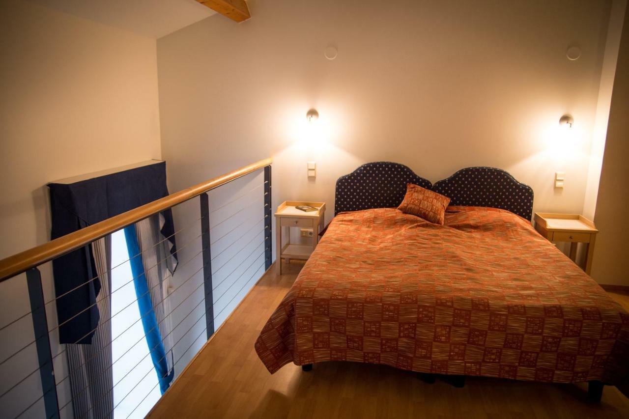 City Beach Apartment Talin Exterior foto