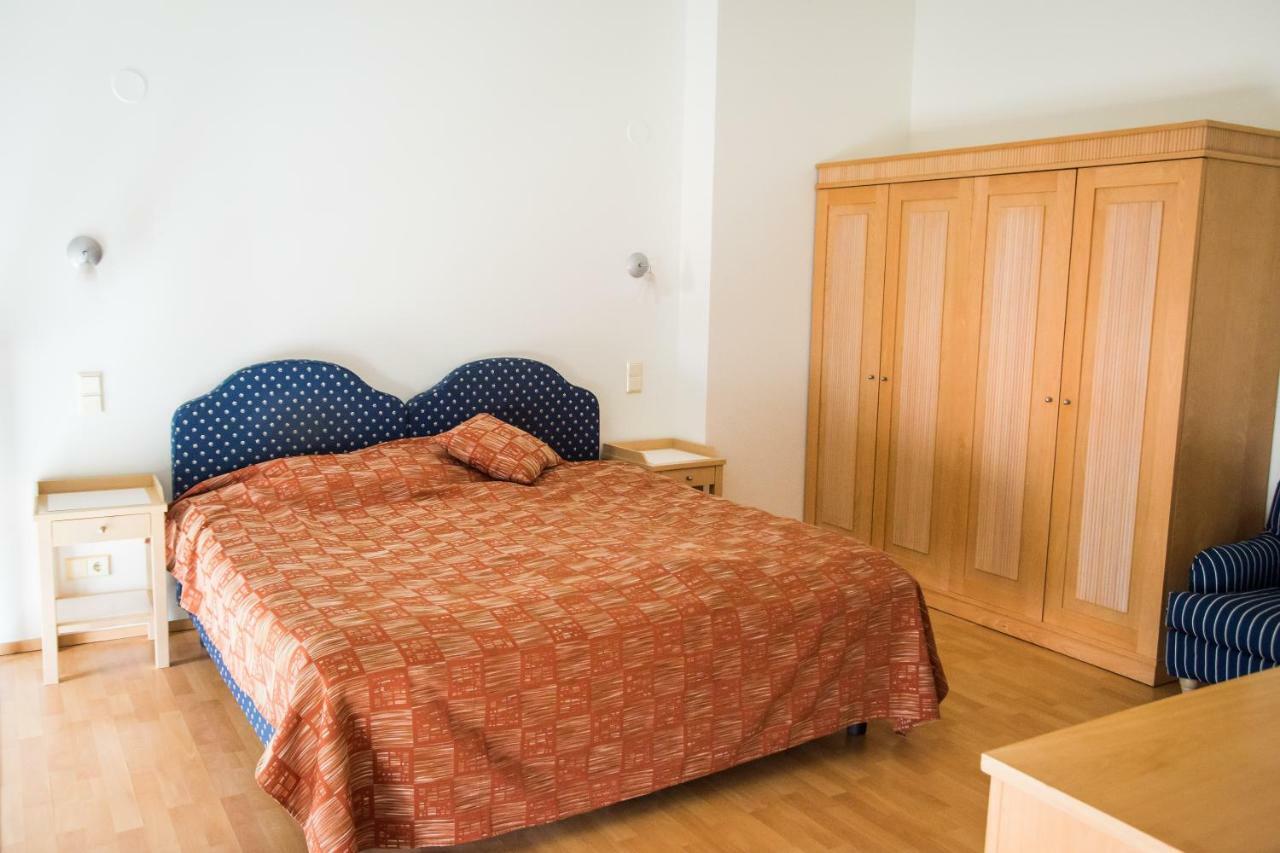 City Beach Apartment Talin Exterior foto